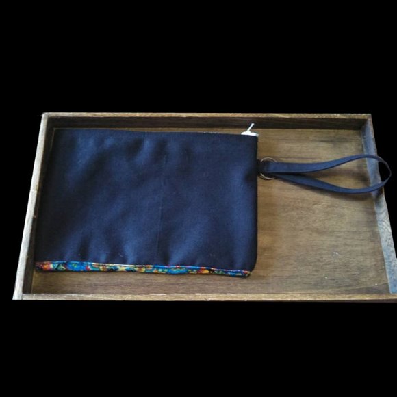 Crazy Cats wristlet is made with quilted cotton print fabric with keychain - Picture 2 of 3